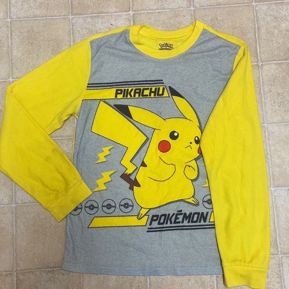 10/$50 Yellow Pikachu Long Sleeve Shirt Pijamas Size 14/16 Junior